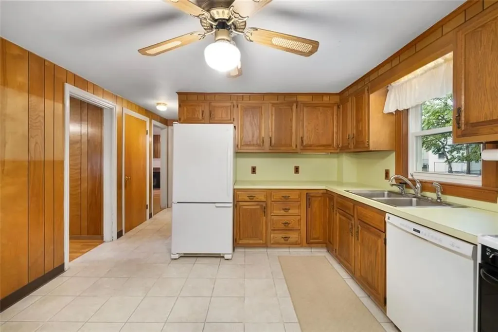 120 Gould Avenue Warwick RI 02888