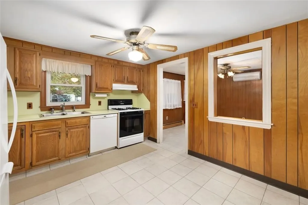 120 Gould Avenue Warwick RI 02888