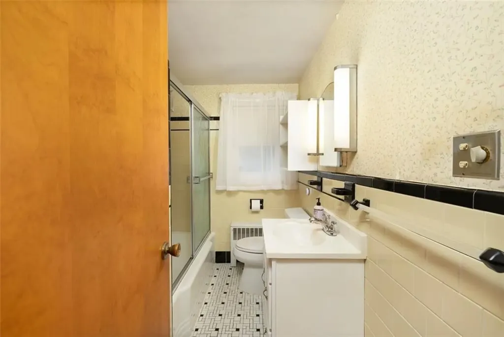 120 Gould Avenue Warwick RI 02888