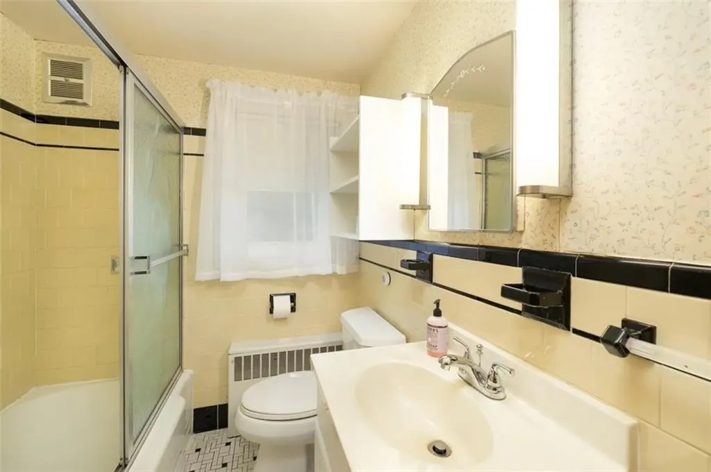 120 Gould Avenue Warwick RI 02888