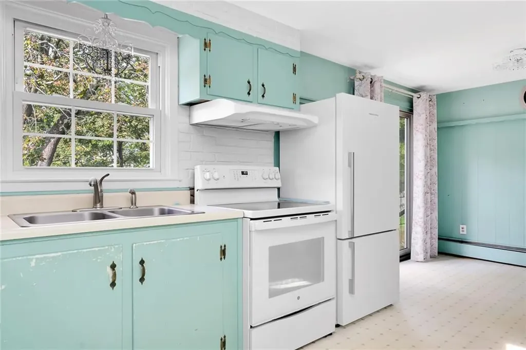 145 Burbank Drive Warwick RI 02886