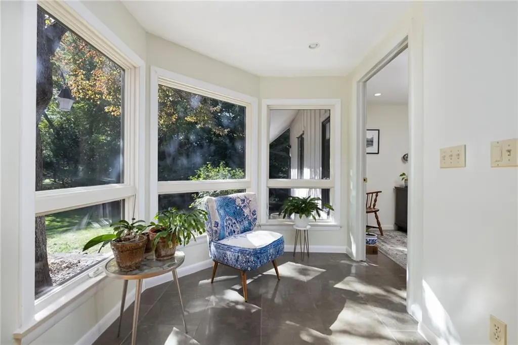 240 Narragansett Bay Avenue Warwick RI 02889