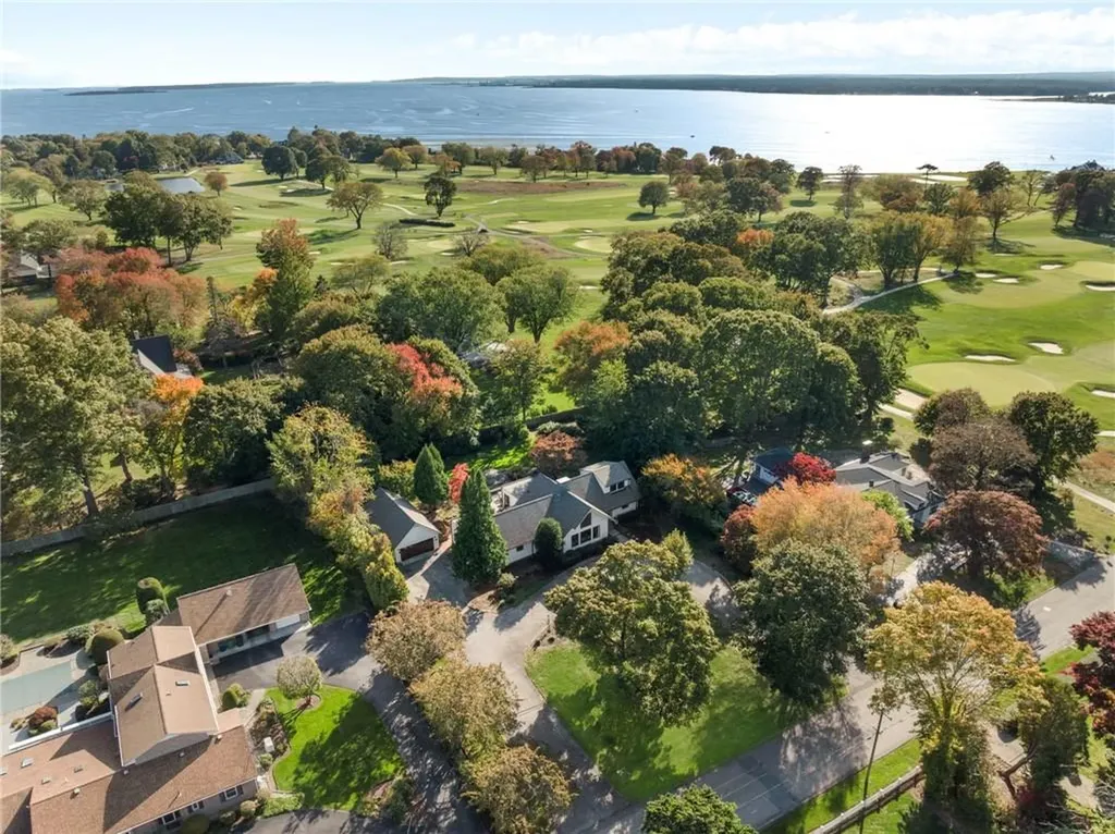 240 Narragansett Bay Avenue Warwick RI 02889