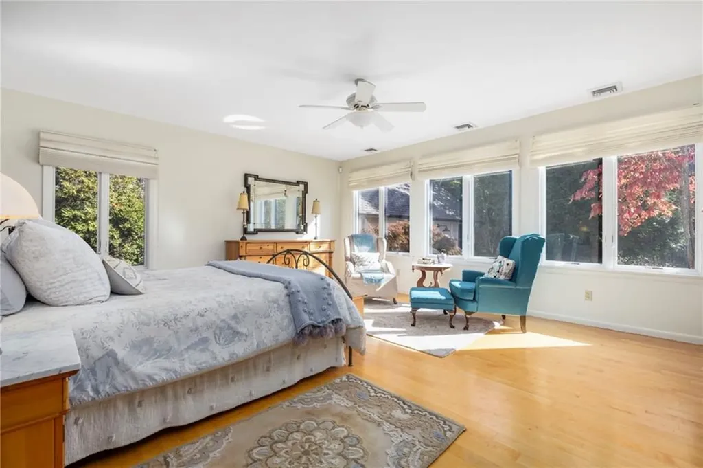 240 Narragansett Bay Avenue Warwick RI 02889