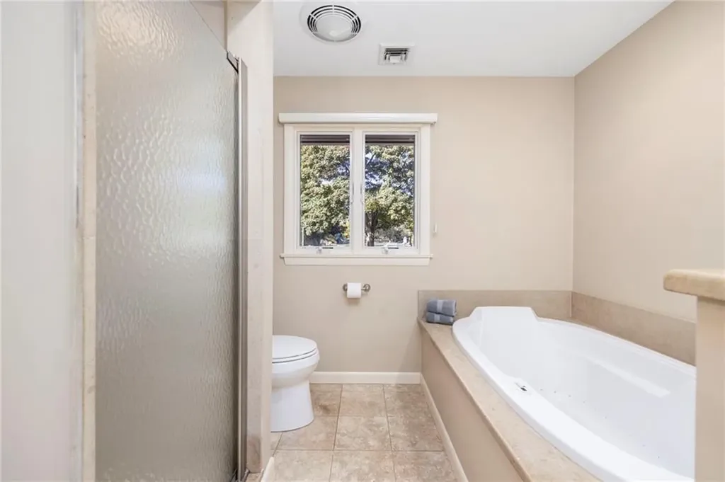 240 Narragansett Bay Avenue Warwick RI 02889