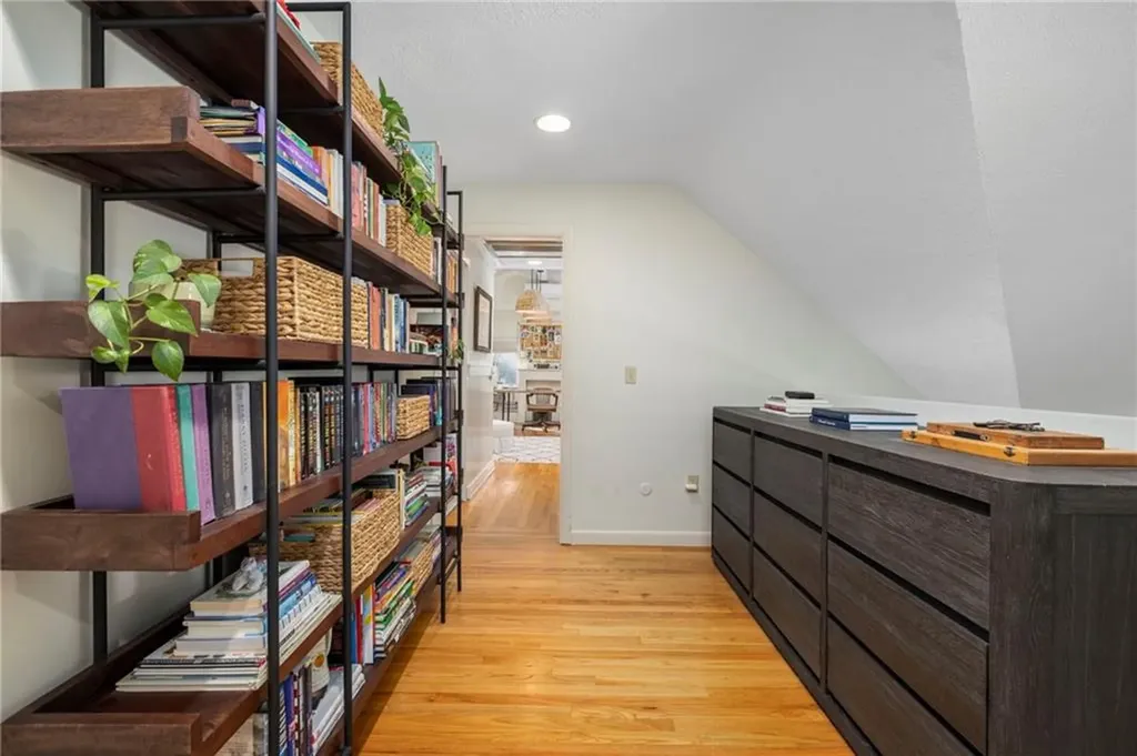 240 Narragansett Bay Avenue Warwick RI 02889