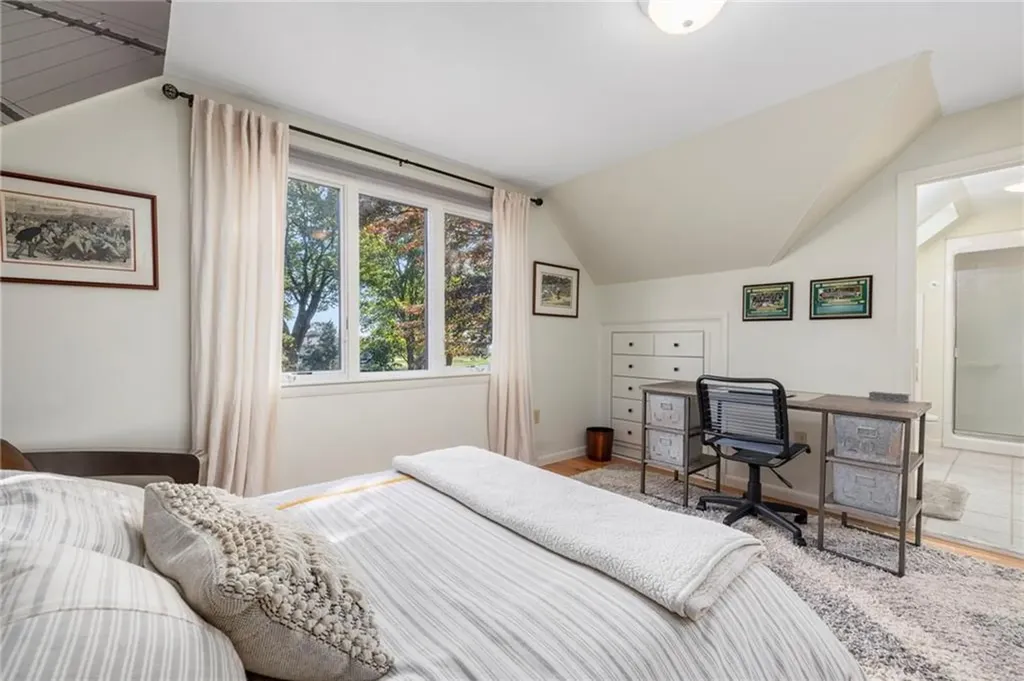 240 Narragansett Bay Avenue Warwick RI 02889