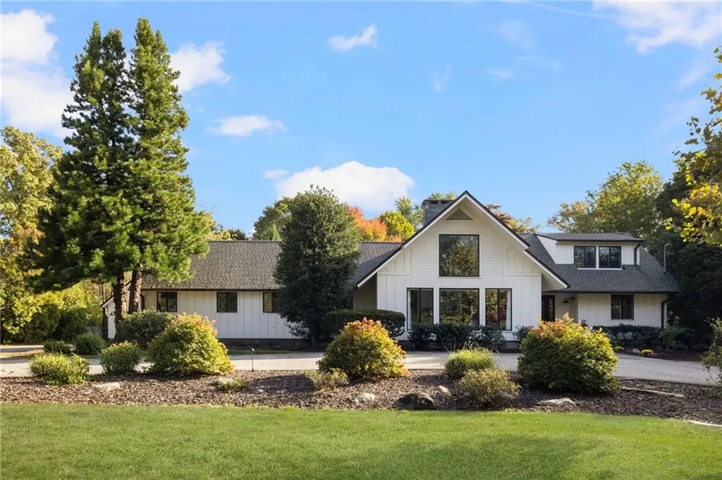 240 Narragansett Bay Avenue Warwick RI 02889