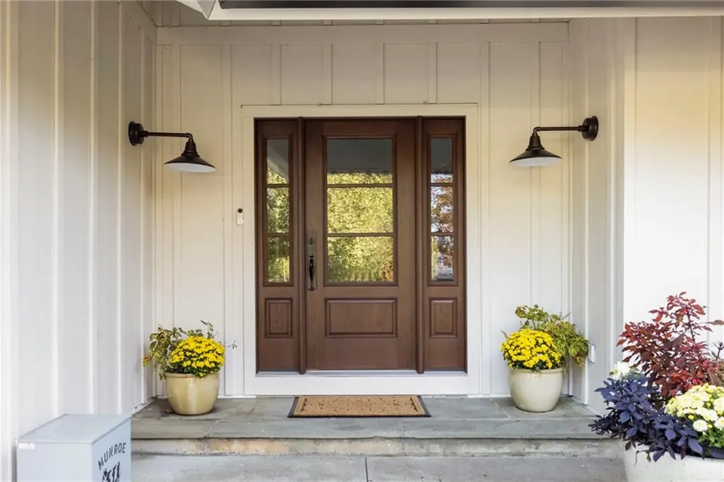 240 Narragansett Bay Avenue Warwick RI 02889