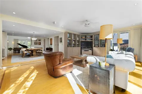 240 Narragansett Bay Avenue Warwick RI 02889