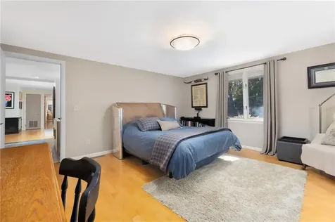 240 Narragansett Bay Avenue Warwick RI 02889