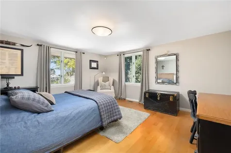 240 Narragansett Bay Avenue Warwick RI 02889