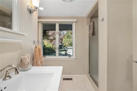 240 Narragansett Bay Avenue Warwick RI 02889