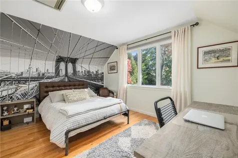 240 Narragansett Bay Avenue Warwick RI 02889