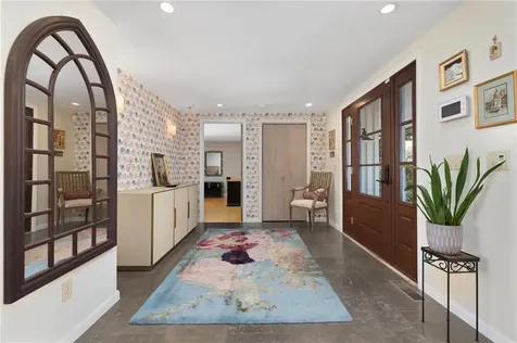 240 Narragansett Bay Avenue Warwick RI 02889