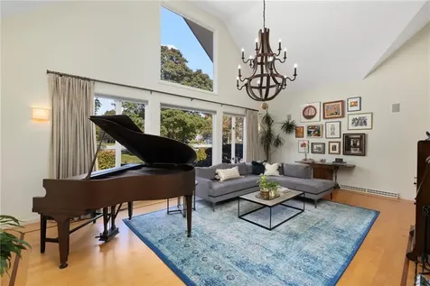 240 Narragansett Bay Avenue Warwick RI 02889