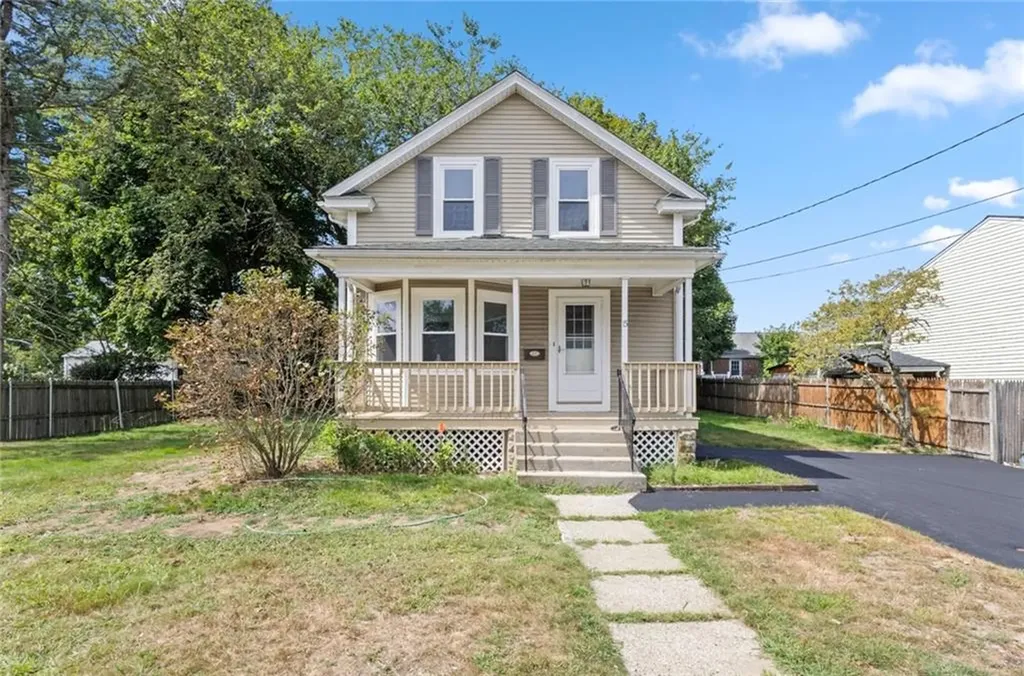 15 Spruce Avenue Cranston RI 02910