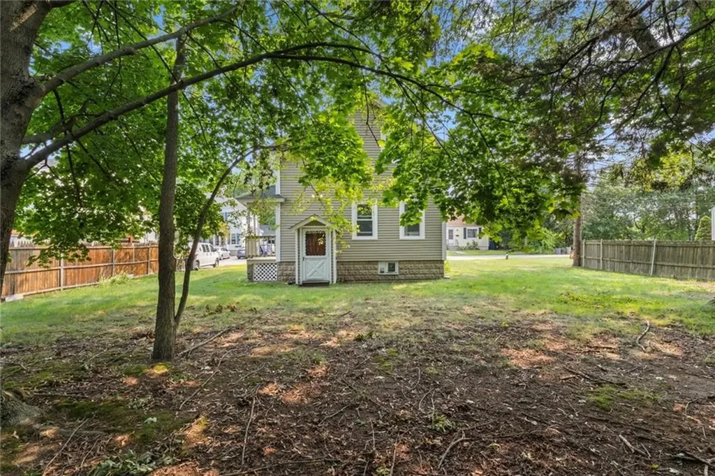 15 Spruce Avenue Cranston RI 02910