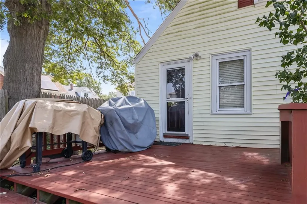 221 Columbia Avenue Pawtucket RI 02860
