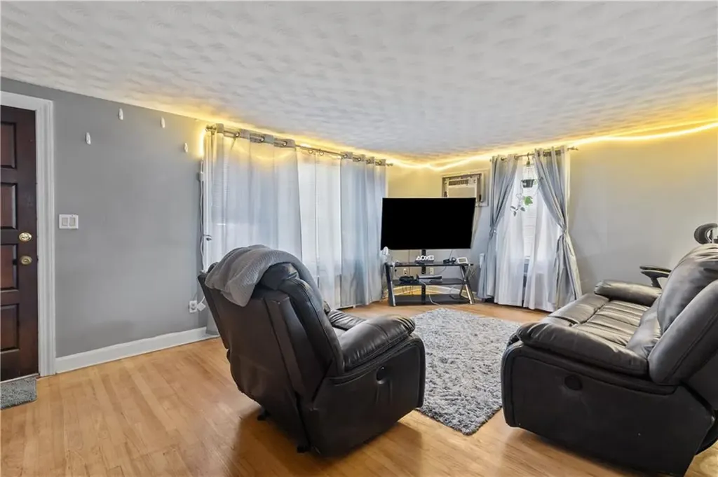 221 Columbia Avenue Pawtucket RI 02860