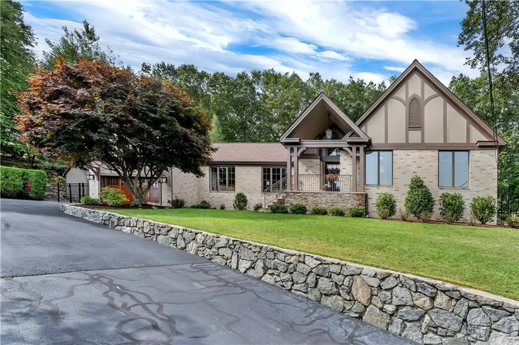 35 Timberland Drive Lincoln RI 02865