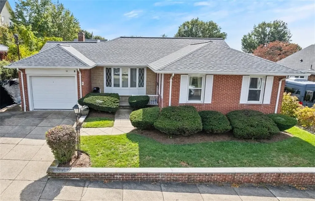 14 Stonelaw Avenue Providence RI 02908