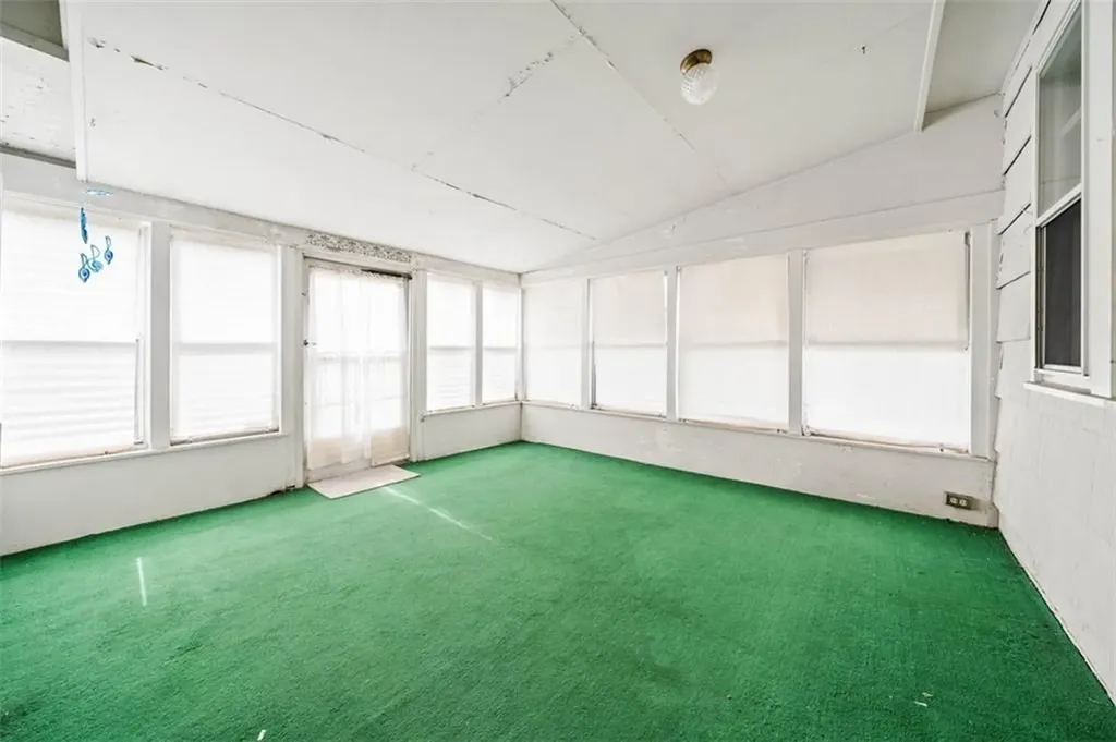 14 Stonelaw Avenue Providence RI 02908