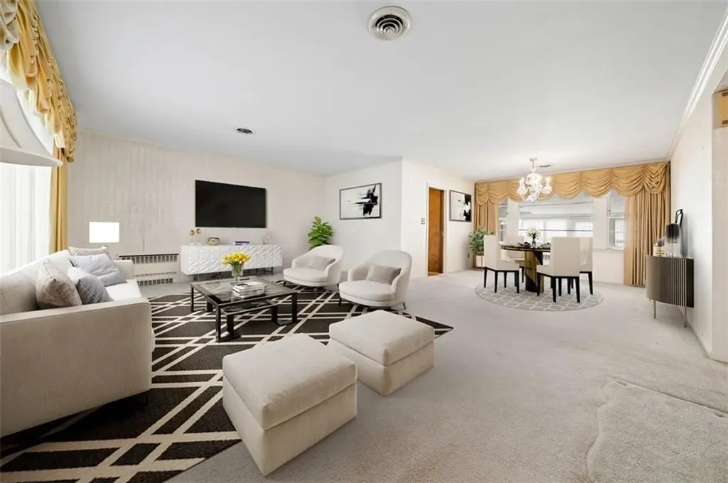 14 Stonelaw Avenue Providence RI 02908