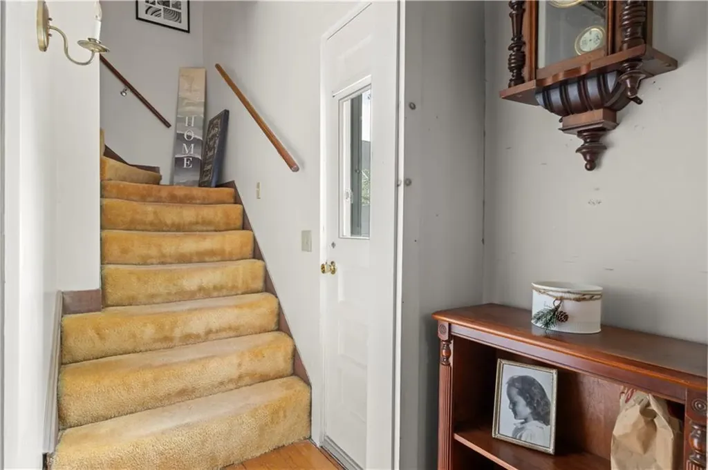 30 Pomham Street Cranston RI 02910