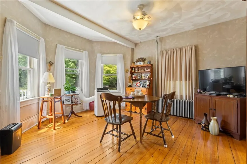 30 Pomham Street Cranston RI 02910