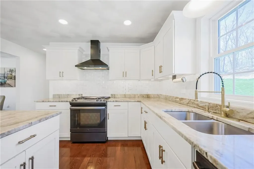 1167 Central Avenue Johnston RI 02919