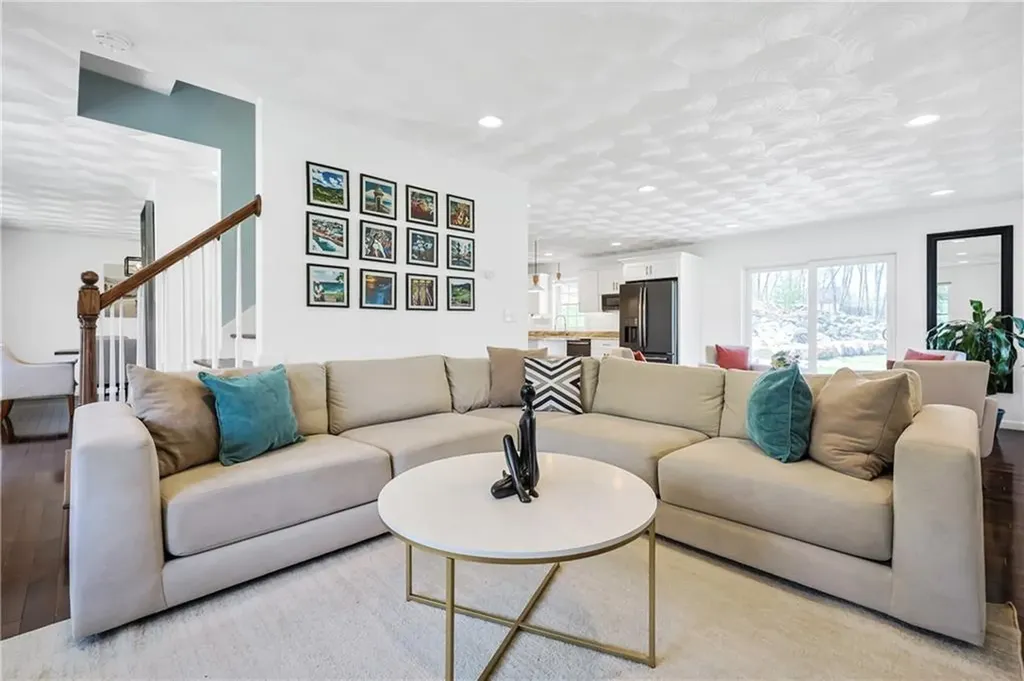 1167 Central Avenue Johnston RI 02919