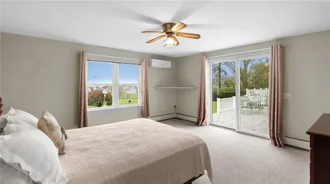 1533 East Main Road Portsmouth RI 02871