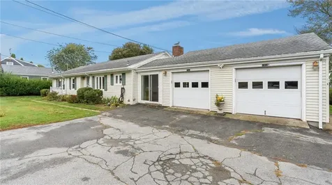 1533 East Main Road Portsmouth RI 02871