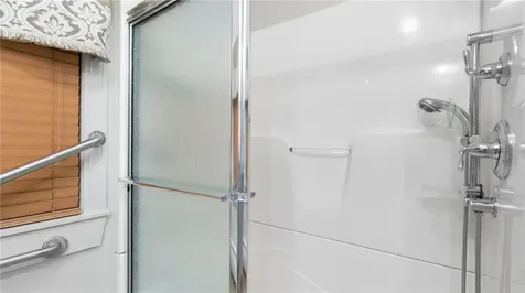 1533 East Main Road Portsmouth RI 02871