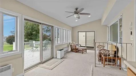 1533 East Main Road Portsmouth RI 02871