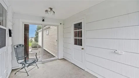 1533 East Main Road Portsmouth RI 02871