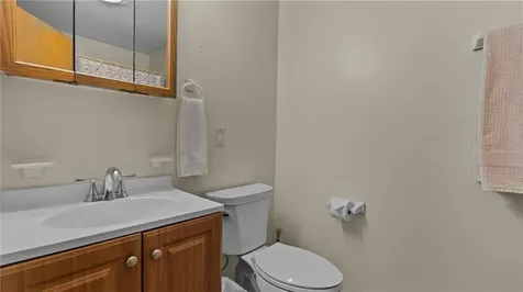 1533 East Main Road Portsmouth RI 02871