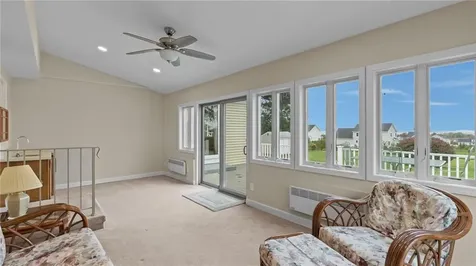 1533 East Main Road Portsmouth RI 02871