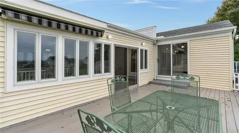 1533 East Main Road Portsmouth RI 02871