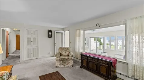 1533 East Main Road Portsmouth RI 02871