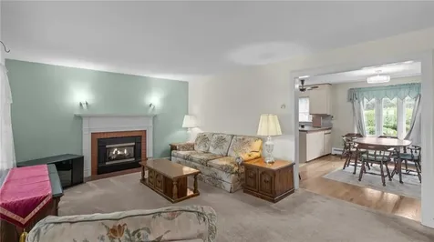 1533 East Main Road Portsmouth RI 02871