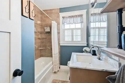 26 Elinora Street East Providence RI 02915