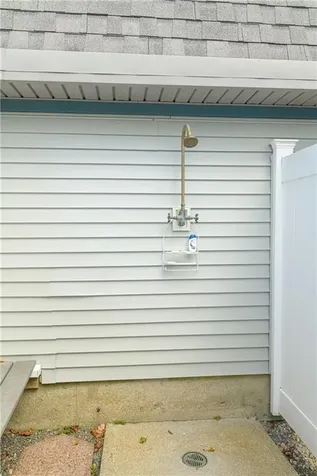 31 Avice Street Narragansett RI 02882