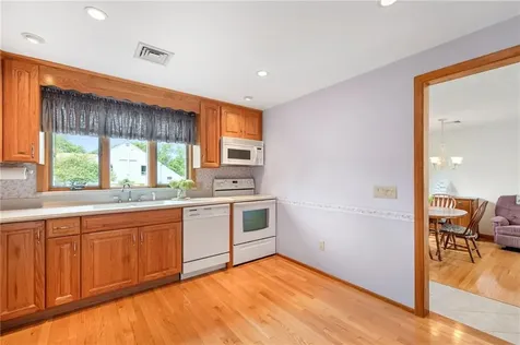 31 Avice Street Narragansett RI 02882