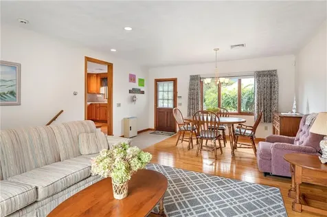 31 Avice Street Narragansett RI 02882