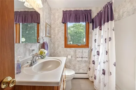 31 Avice Street Narragansett RI 02882