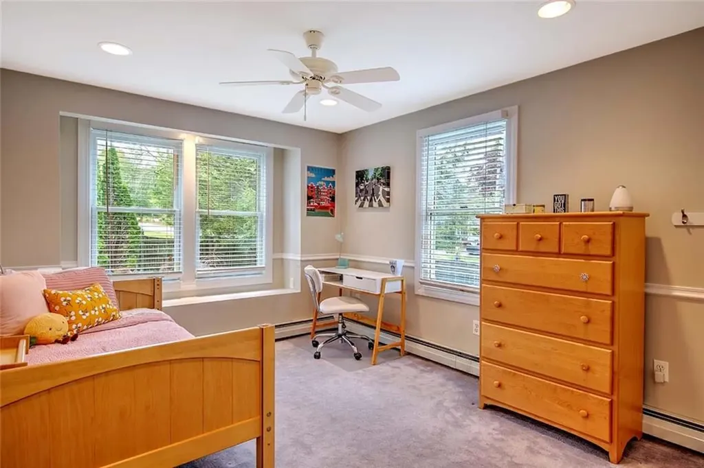 6 Kenmore Court Barrington RI 02806
