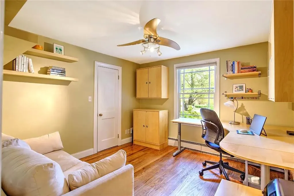 6 Kenmore Court Barrington RI 02806