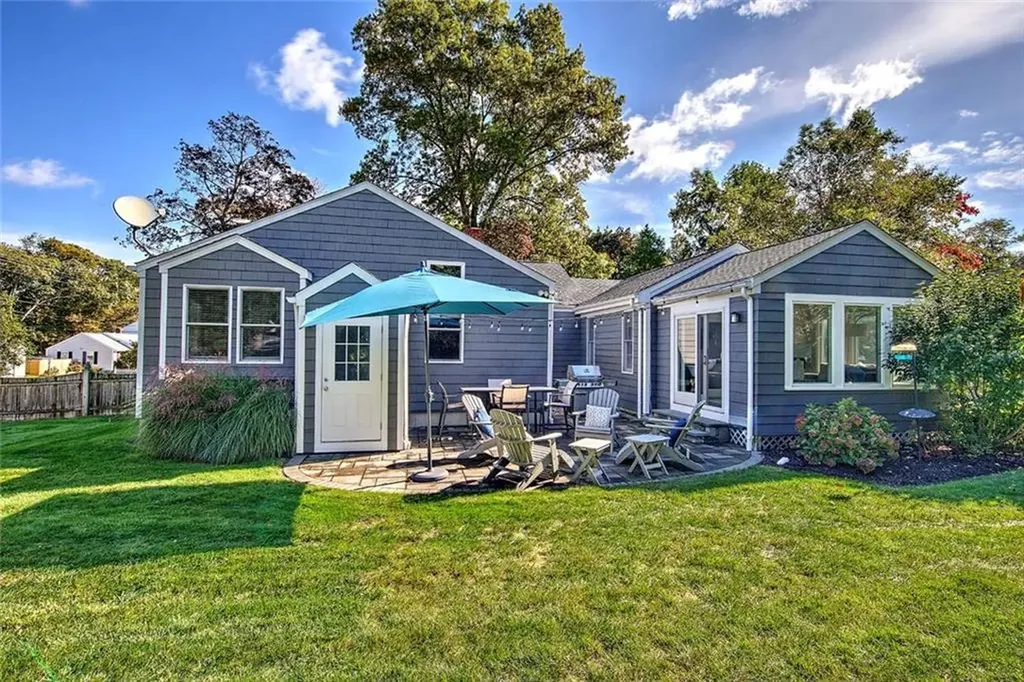 6 Kenmore Court Barrington RI 02806